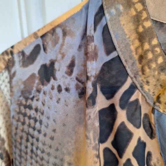 Bobeau Blouse SzXL Button Front Short Sleeve V Neck Leopard Sheer Polyester Cute - Picture 7 of 9